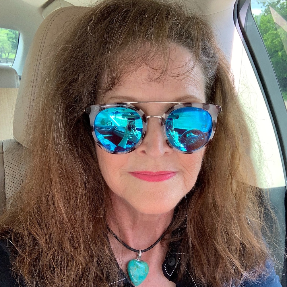 Meet your Posher, Julianne